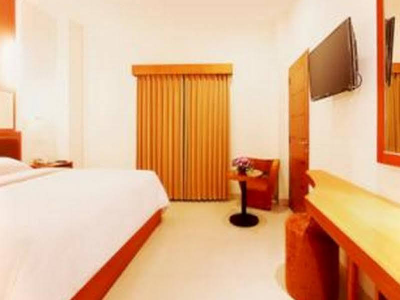 Hotel Bisanta Bidakara Tunjungan Surabaya Kültér fotó